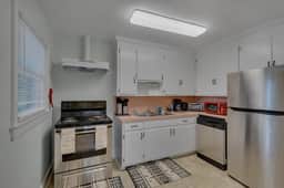 Buchanan 2BR @ Duke East Campus - Apartment