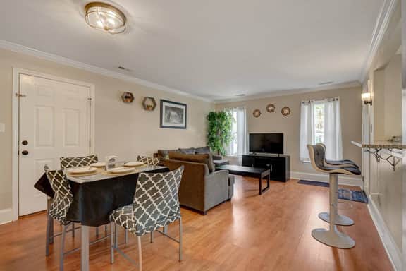 Modern Retreat •Private Patio•Near Duke & Downtown
