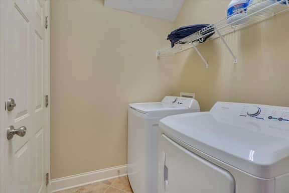 Lawrence Homestead @ Walnut St Park | Fenced | 4BR
