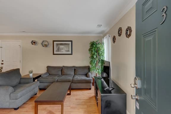 Modern Retreat •Private Patio•Near Duke & Downtown
